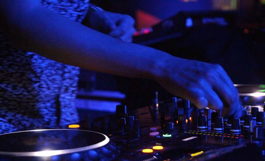 Discobar,Dj materiaal,huren,discobar huren,verhuur