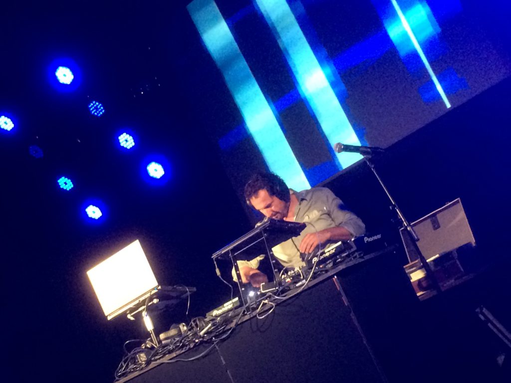 Discobar, dj materiaal huren, verhuur,dj gear